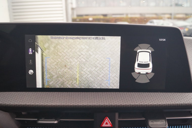 Vehicle Image 25