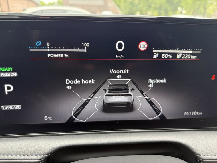 Vehicle Image 25