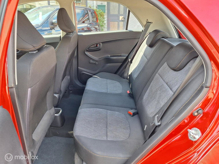 Vehicle Image 13