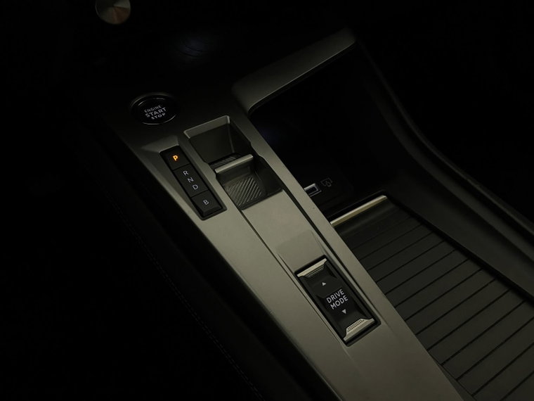 Vehicle Image 38