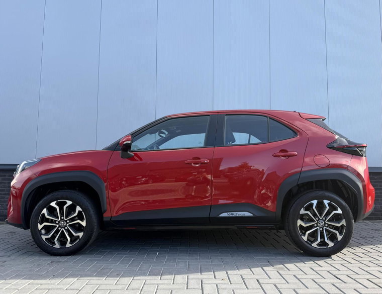 Vehicle Image 4
