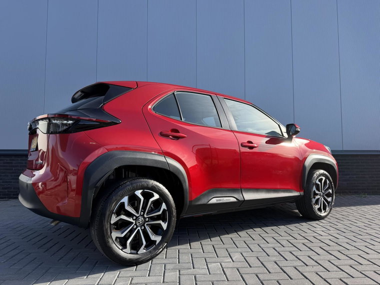 Vehicle Image 6