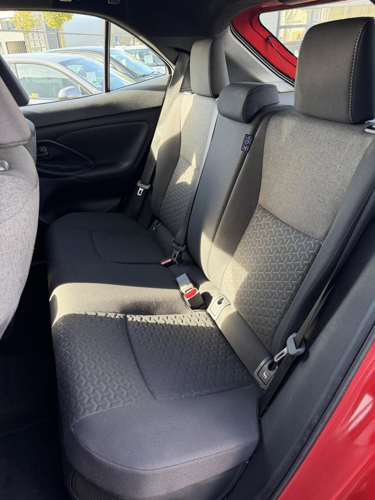 Vehicle Image 9
