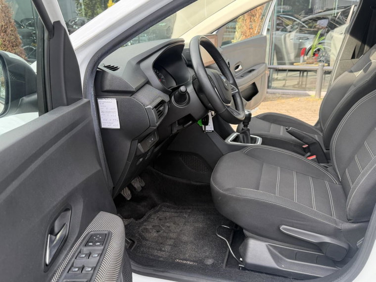 Vehicle Image 22