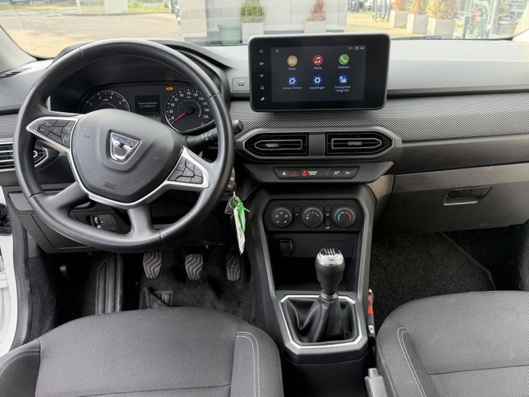 Vehicle Image 24