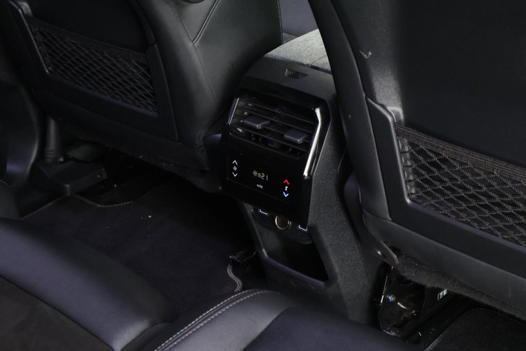 Vehicle Image 35