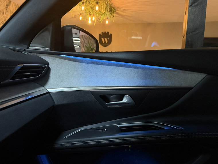 Vehicle Image 43