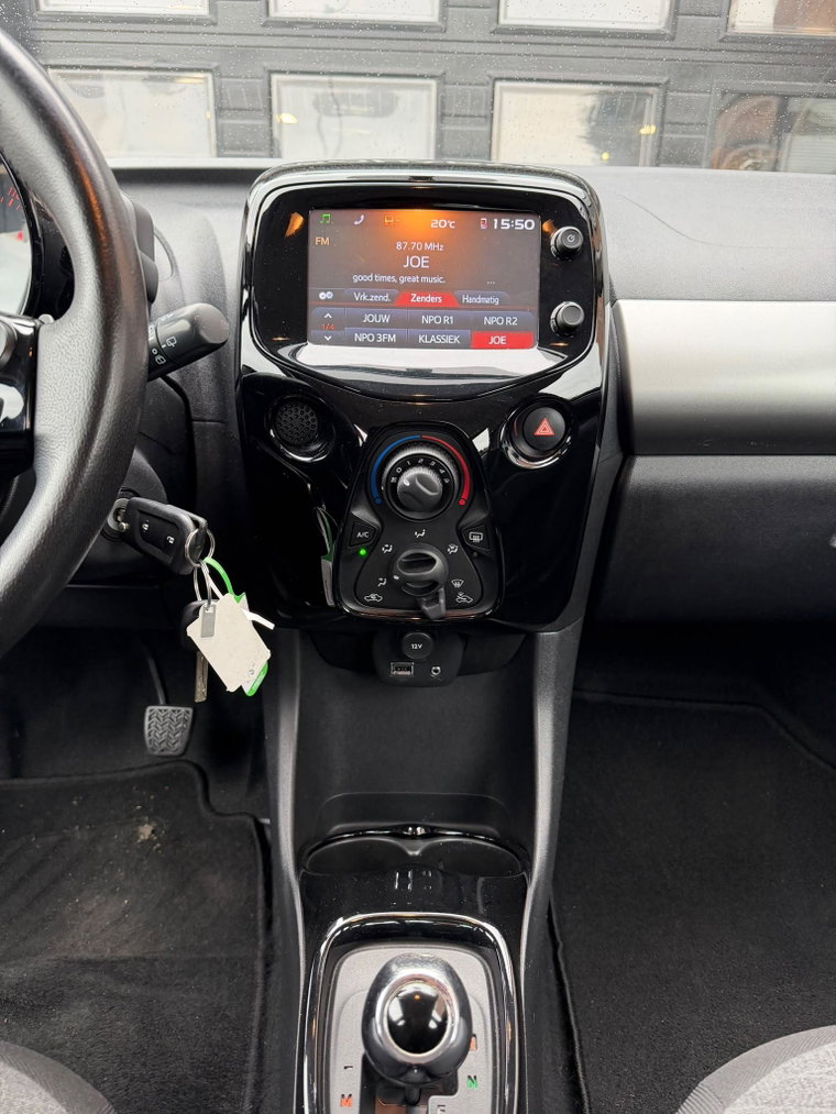 Vehicle Image 30