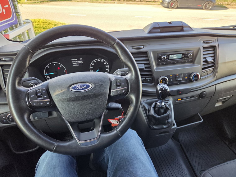 Vehicle Image 13