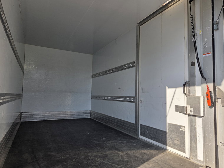 Vehicle Image 33