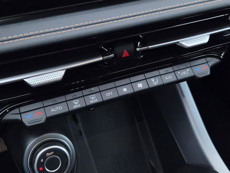 Vehicle Image 27