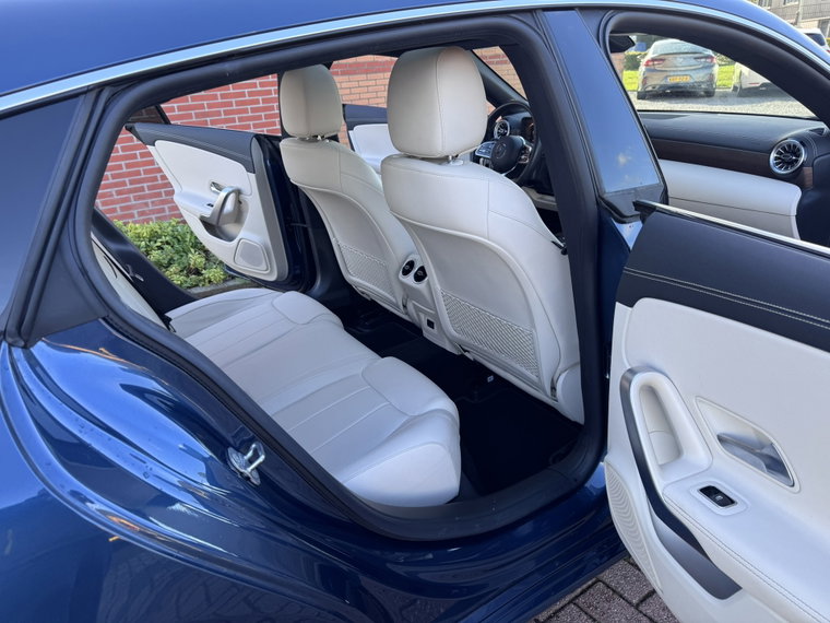 Vehicle Image 27