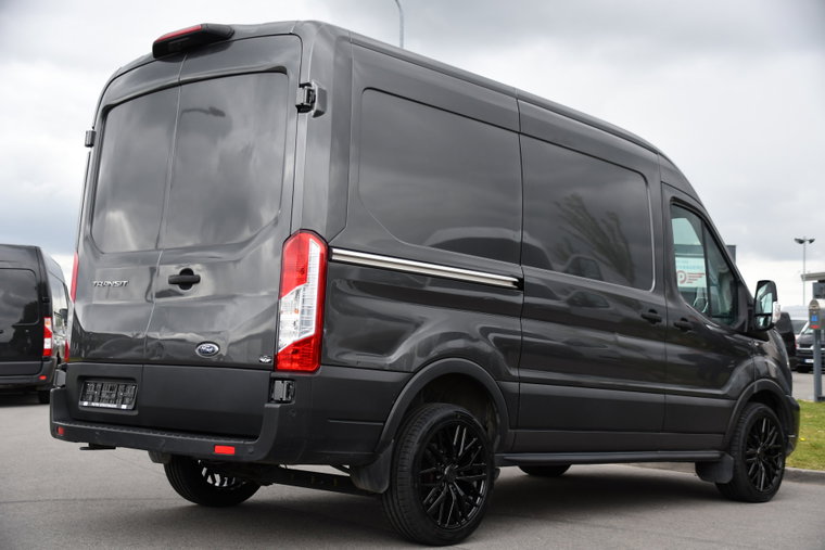 Vehicle Image 6