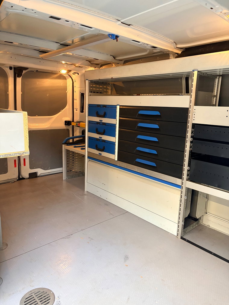 Vehicle Image 35