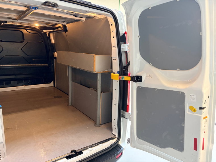 Vehicle Image 38