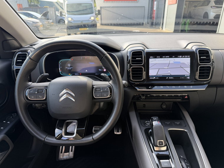 Vehicle Image 16