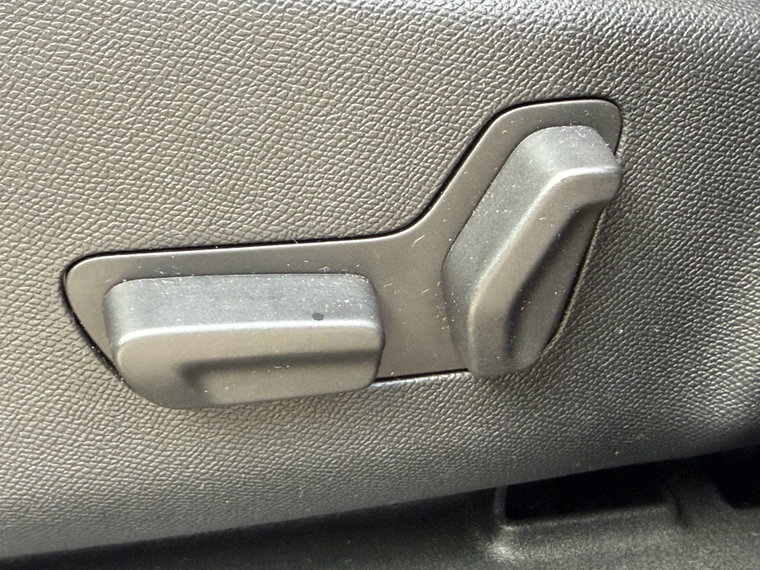 Vehicle Image 37
