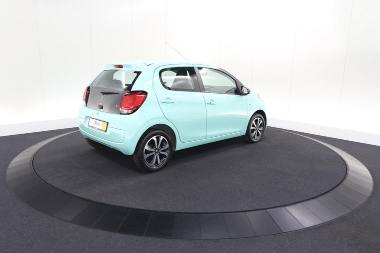 Vehicle Image 12