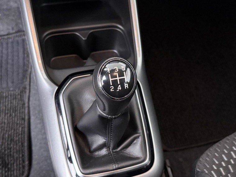 Vehicle Image 16
