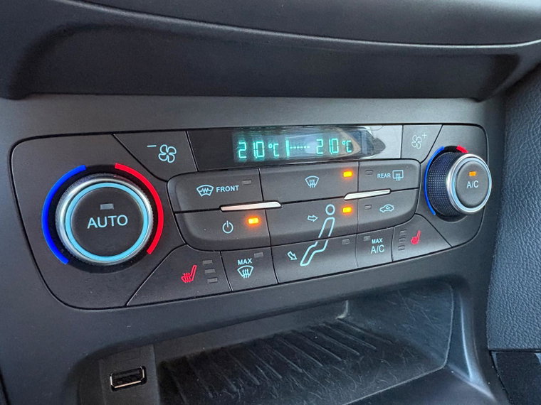 Vehicle Image 24