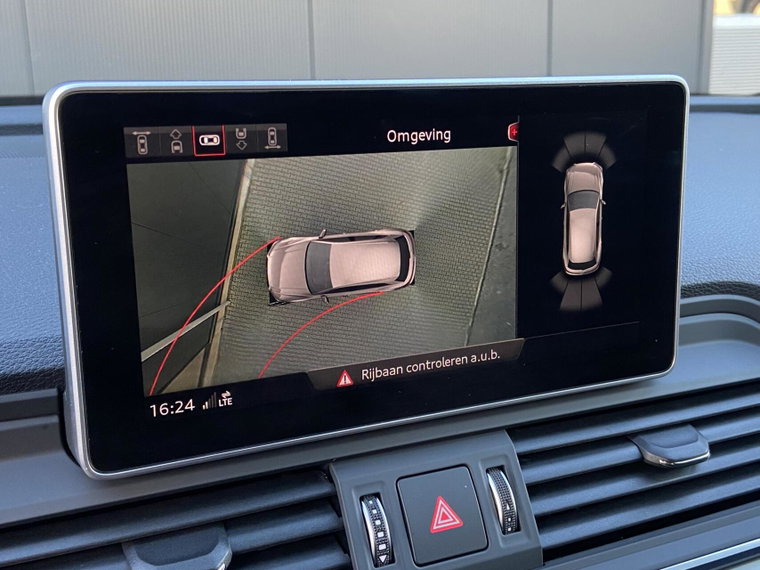 Vehicle Image 25