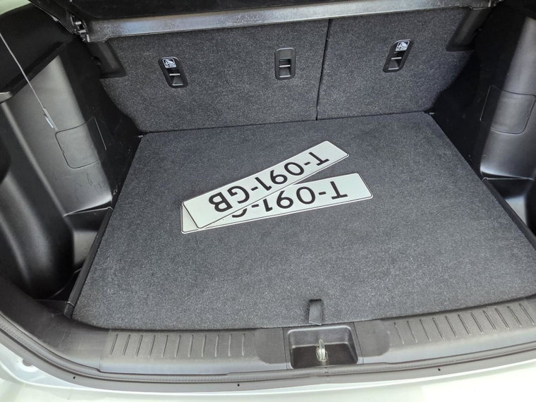 Vehicle Image 25