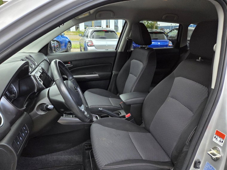 Vehicle Image 9