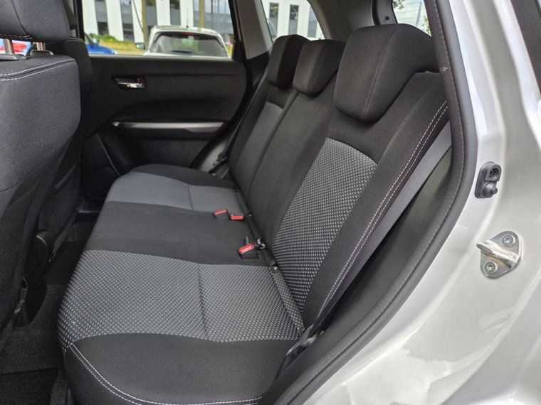 Vehicle Image 10