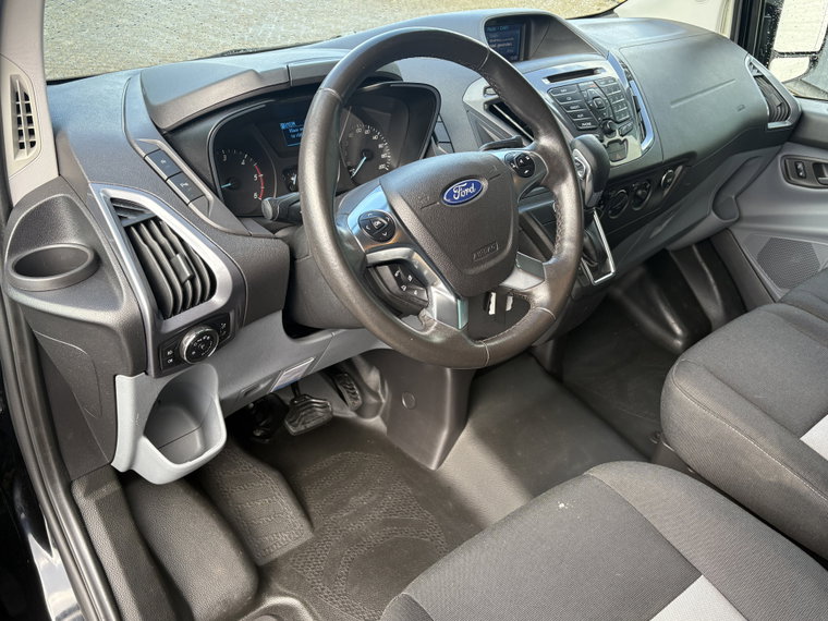 Vehicle Image 25