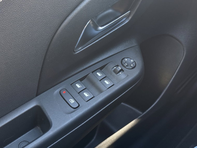 Vehicle Image 33