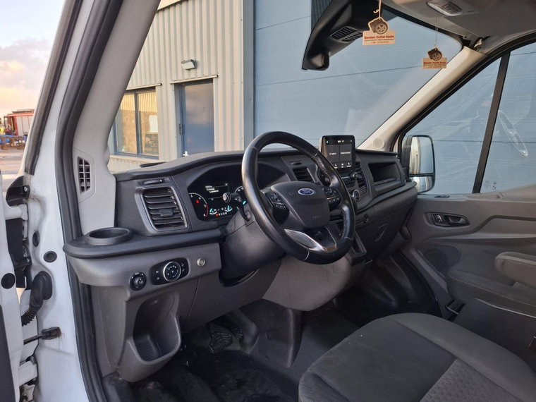 Vehicle Image 18