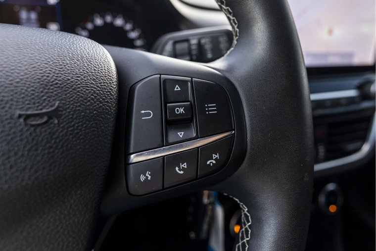Vehicle Image 32