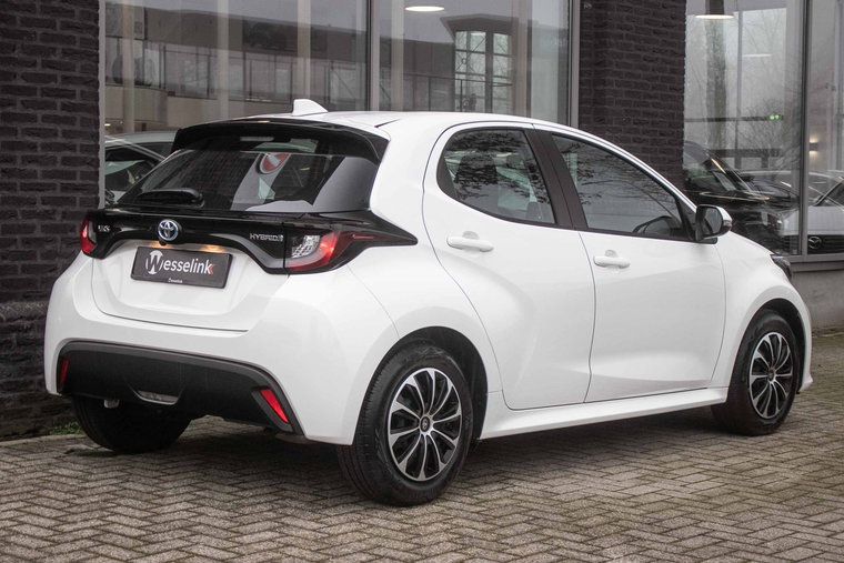Vehicle Image 4