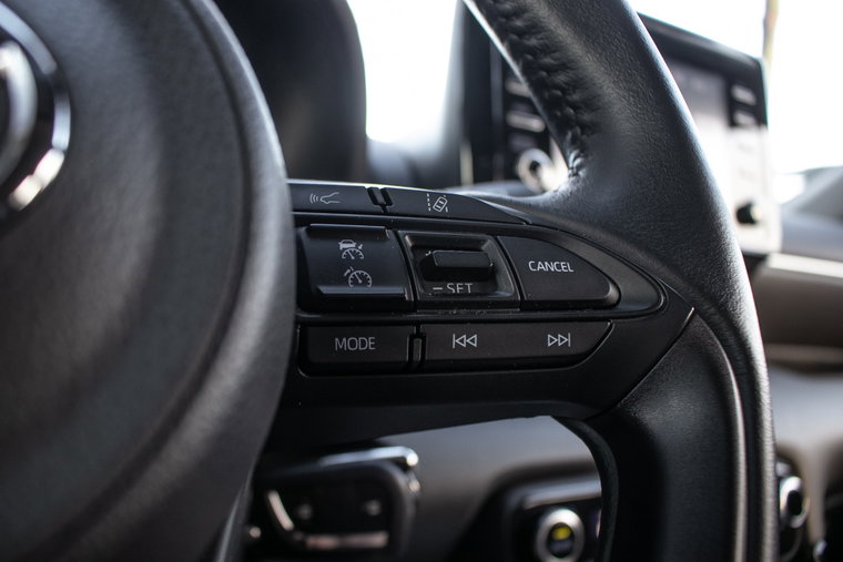 Vehicle Image 25