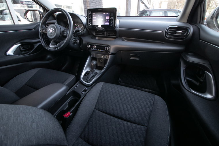 Vehicle Image 5