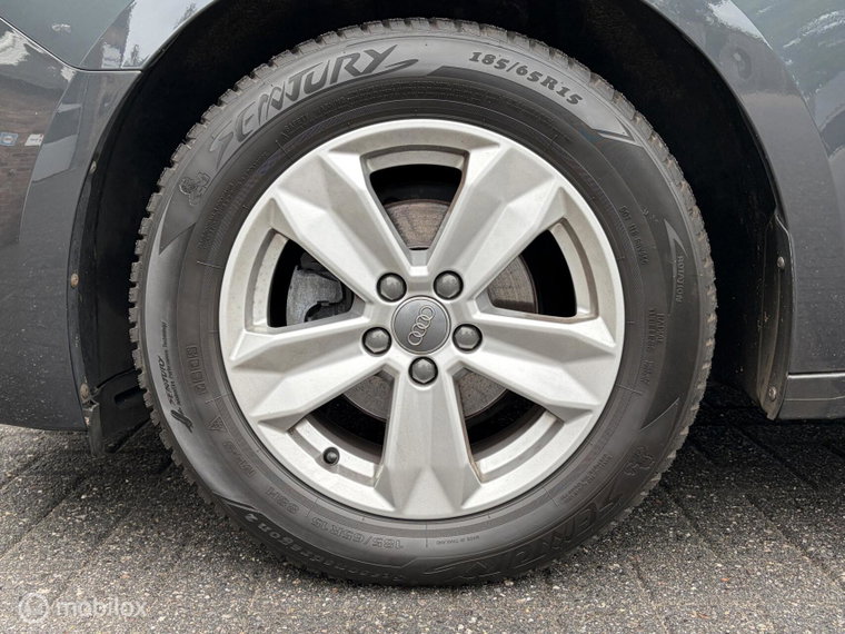 Vehicle Image 23
