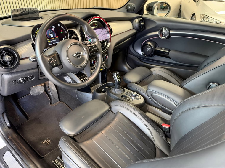 Vehicle Image 40