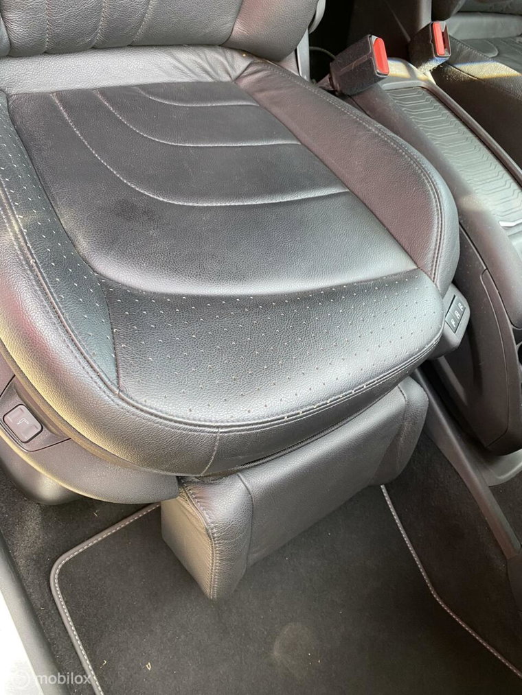 Vehicle Image 38