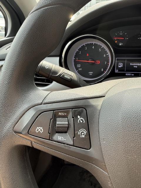 Vehicle Image 28