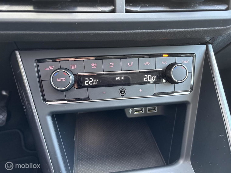Vehicle Image 29