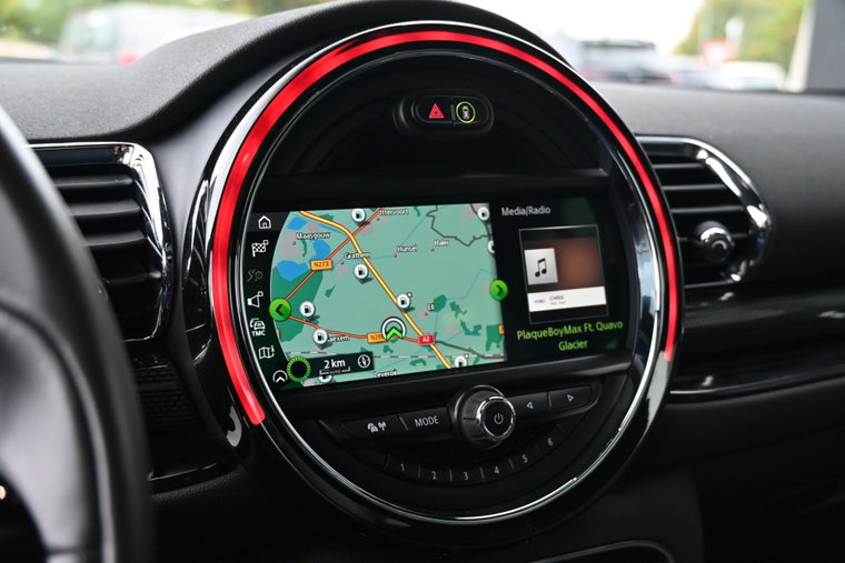 Vehicle Image 16