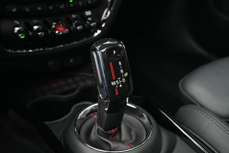Vehicle Image 23