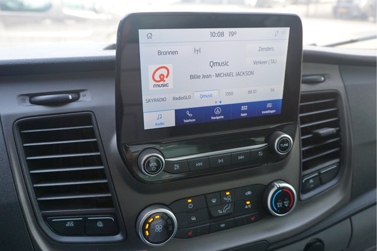 Vehicle Image 11