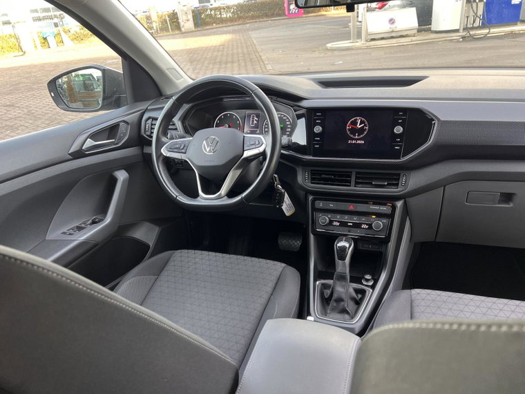 Vehicle Image 21