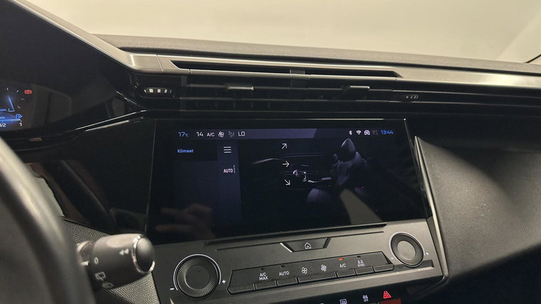 Vehicle Image 35