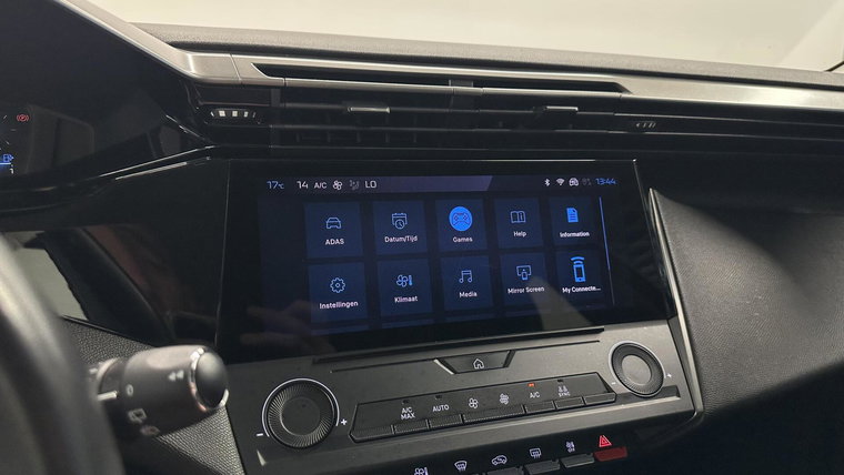 Vehicle Image 37
