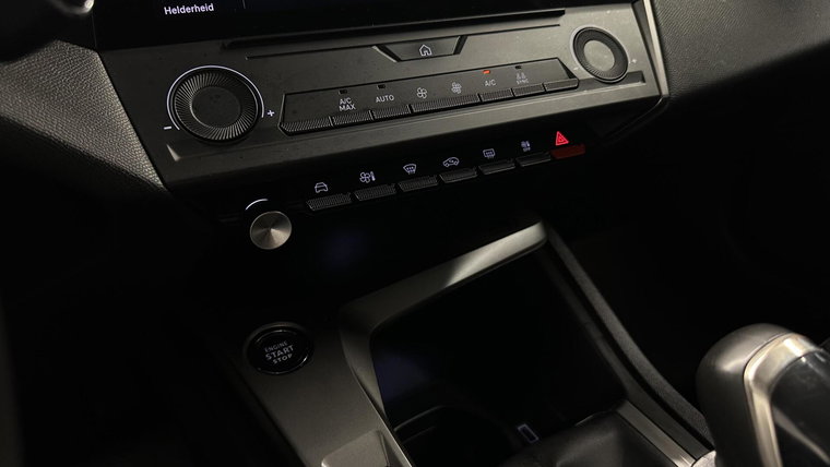 Vehicle Image 43