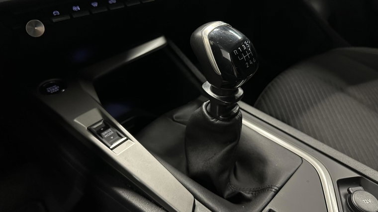 Vehicle Image 45