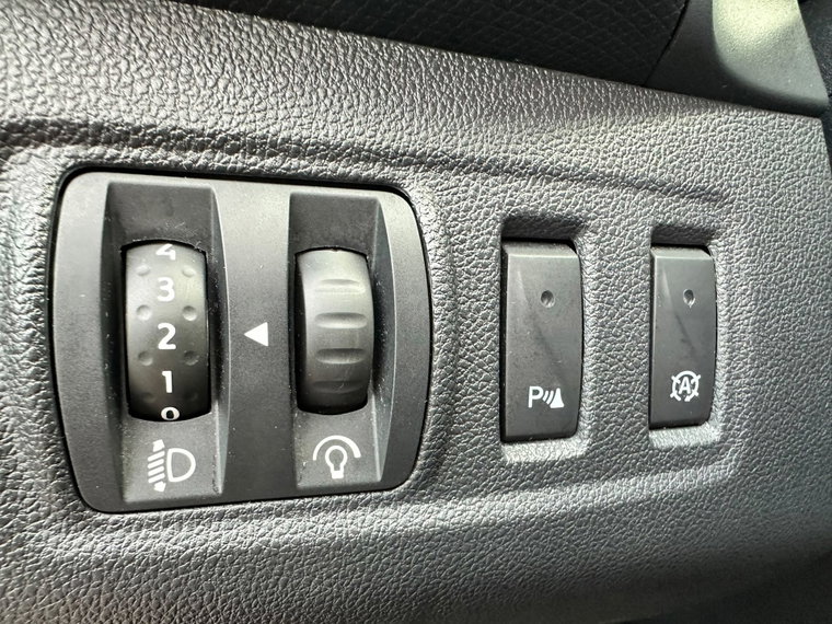Vehicle Image 28