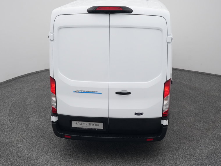 Vehicle Image 29